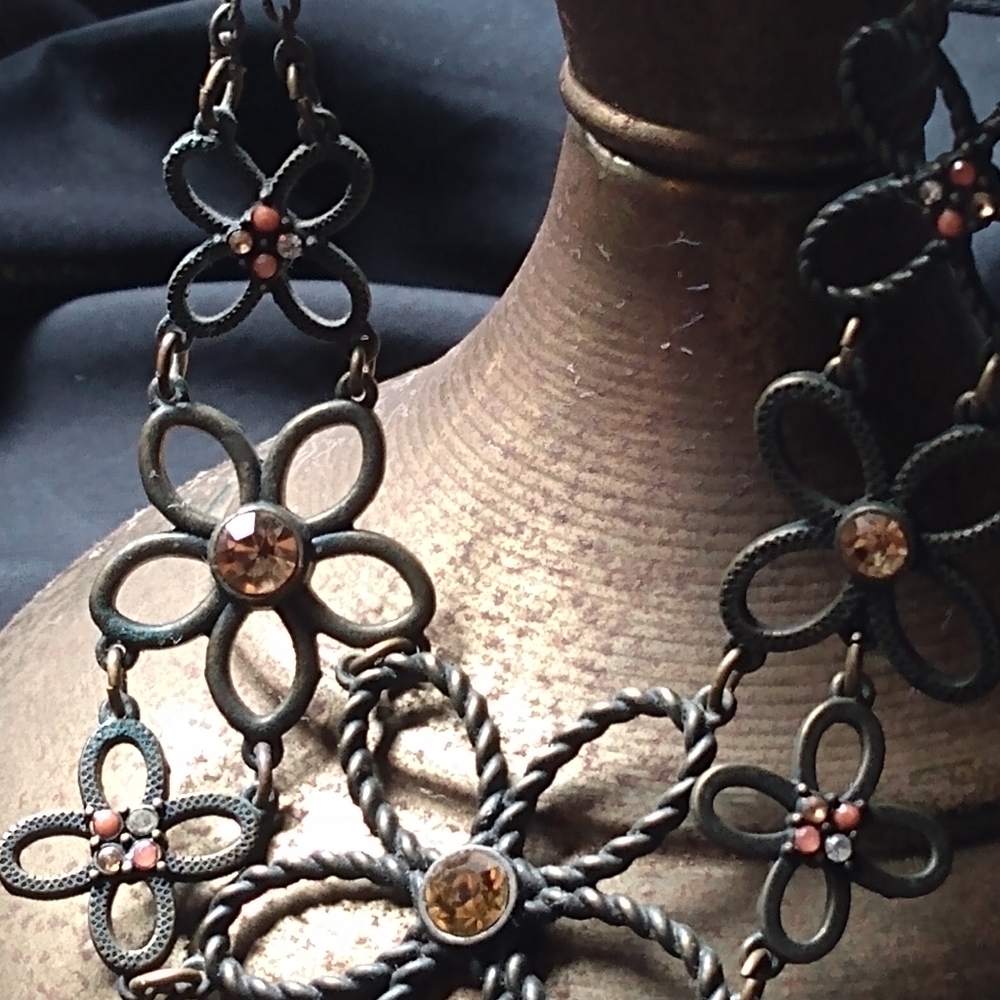 Vintage Nancy & Rise Bronze Toned Flower Necklace